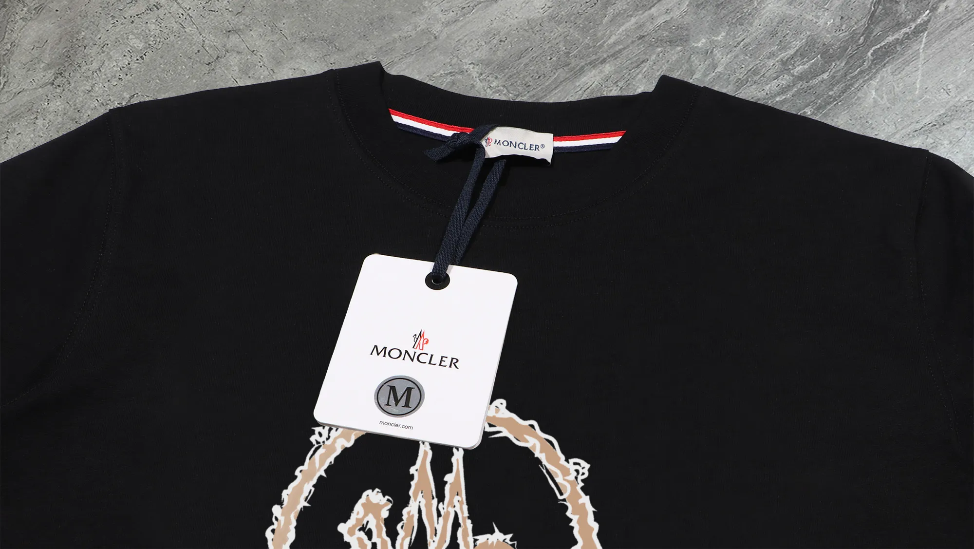 P80💰《Moncler~ 》 2026New Arrival Quality T ， , Versatile Quality ！ ‼ 32 250G ‼ ， ， ， ， T 🤪 Sizes：S-M-L-XL-2XL ：Black，White， Same Style